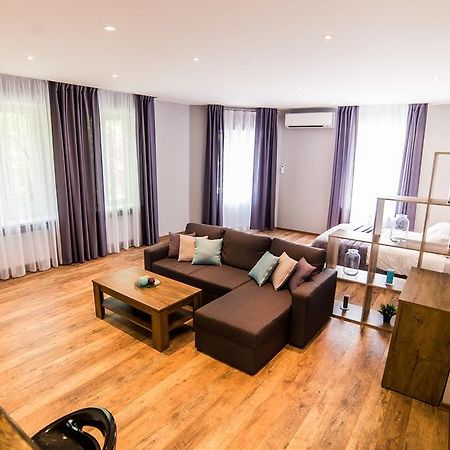 Foxy Lviv Apartment Exterior photo